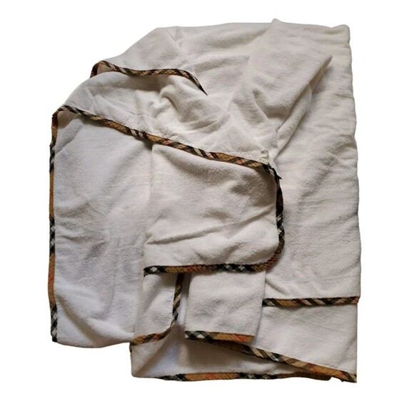 Burberry Towel Large Bath Pool Beach Rare White w Nova Check Piping Trim FLAWS - Picture 8 of 9
